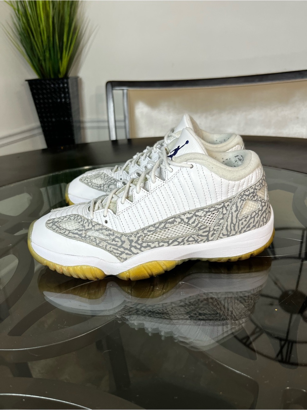 Nike Air Jordan 11 Retro IE
2015 Low Cobalt Sz 8.5 Men's